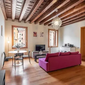 Apt With Amazing View - San Marco Apartment Venice